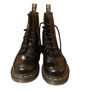 Dr. Martens black Airwair with bouncing soles combat boots size 6!